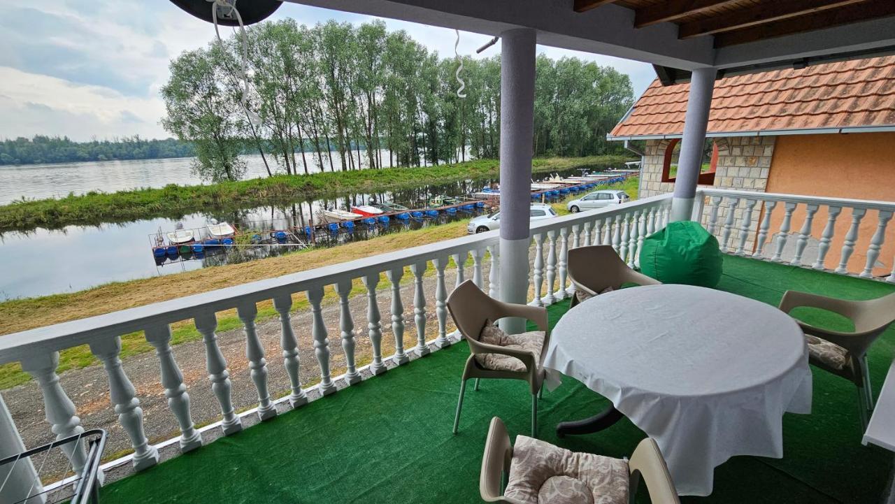 River View - Danube Celarevo Buitenkant foto