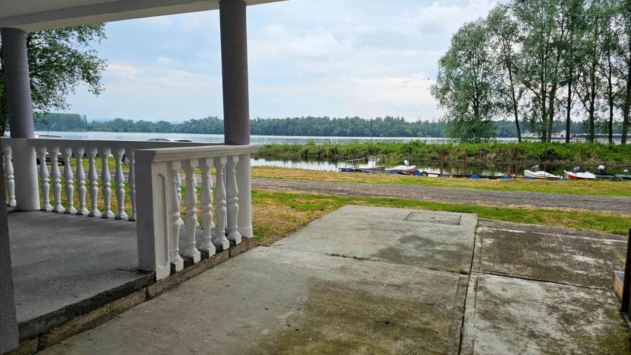 River View - Danube Celarevo Buitenkant foto